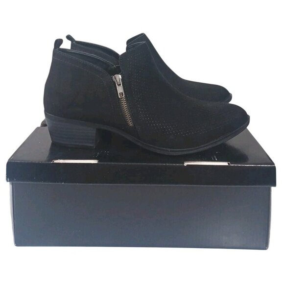 New Torrid Size 10.5 4B Wide Black Perforated Ankle Boot Bootie Suede Look - Picture 2 of 11